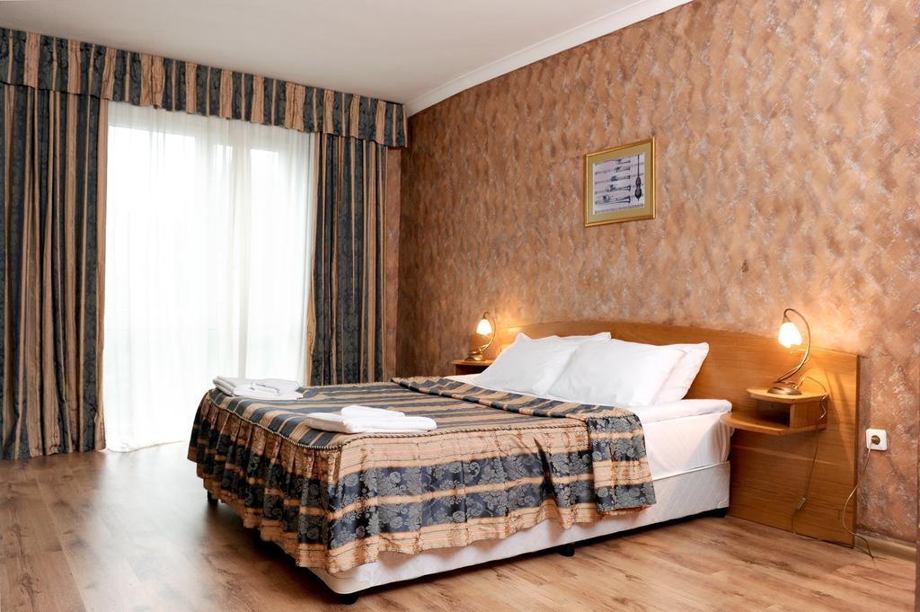 Hotel Akord 3*